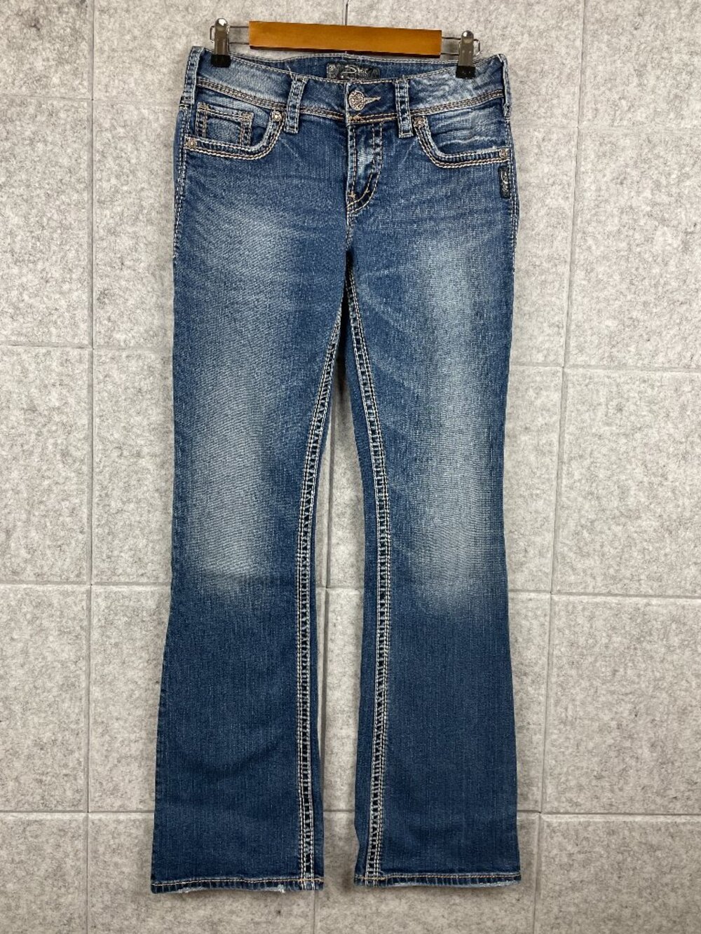 Silver Jeans Co Suki Women's Jeans W28 L34 Blue Bootcut Mid Rise Distressed